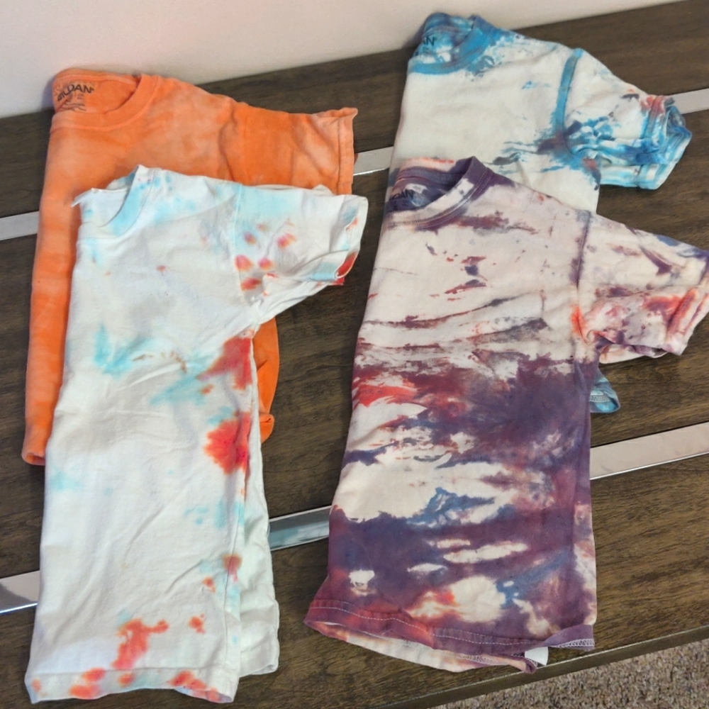 Tie dye shirts size S